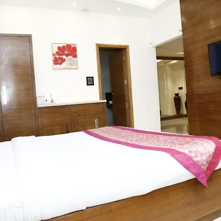 Hotel Pacific Roorkee Екстер'єр фото