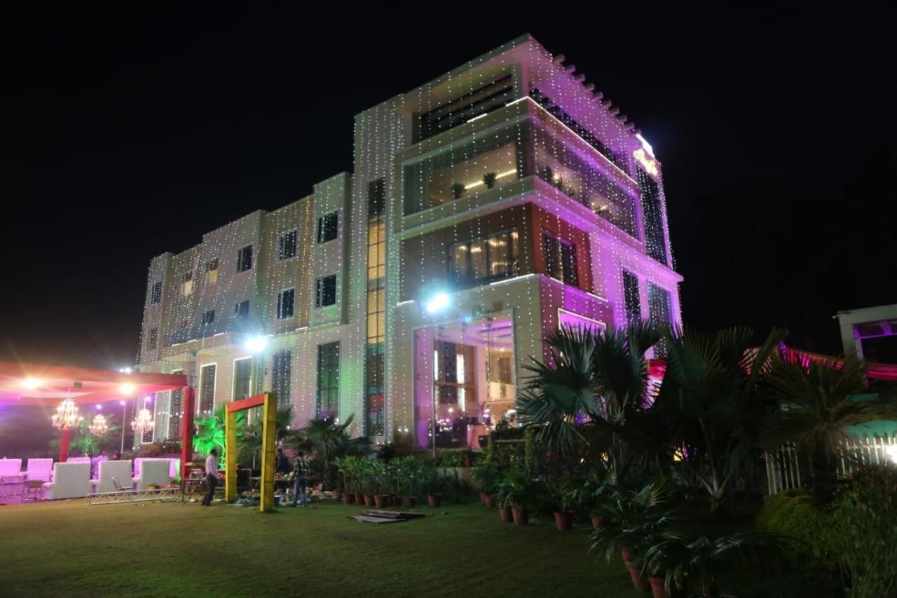 Hotel Pacific Roorkee Екстер'єр фото