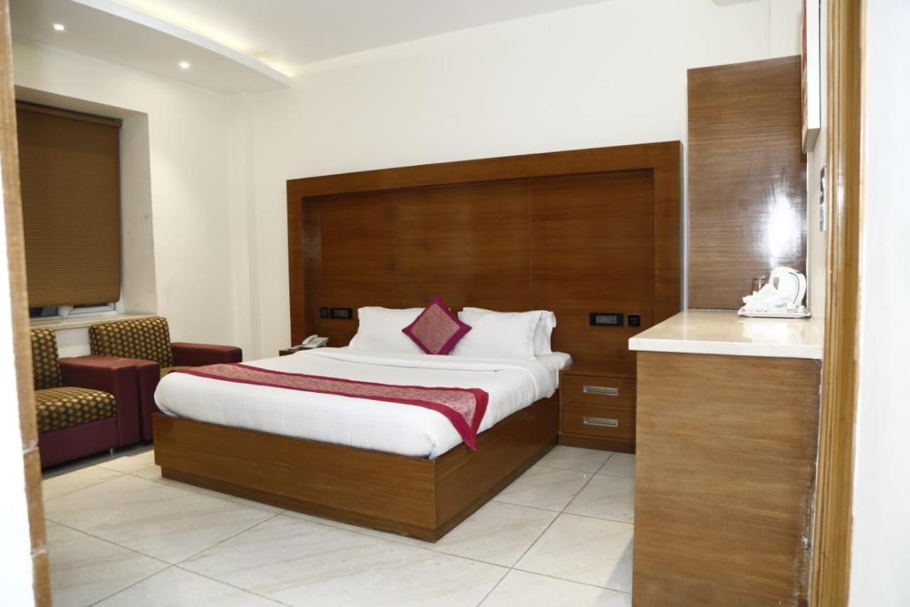 Hotel Pacific Roorkee Екстер'єр фото